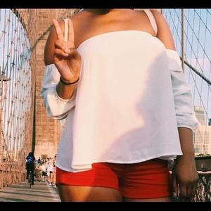 White Flowy Top w Rushed Sleeves